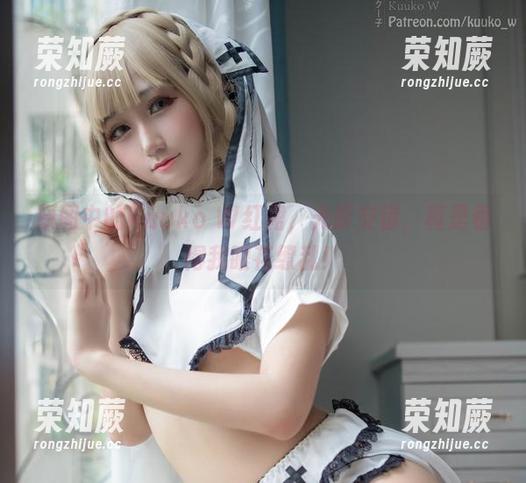 Kuuko W 原图中的Kuuko W红裙,光影交错,真是看得我眼花缭乱!